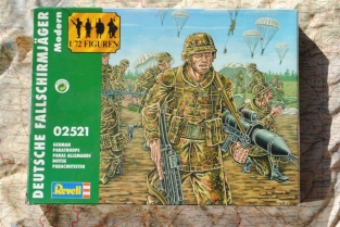 Revell 02521 GERMAN PARATROOPERS 